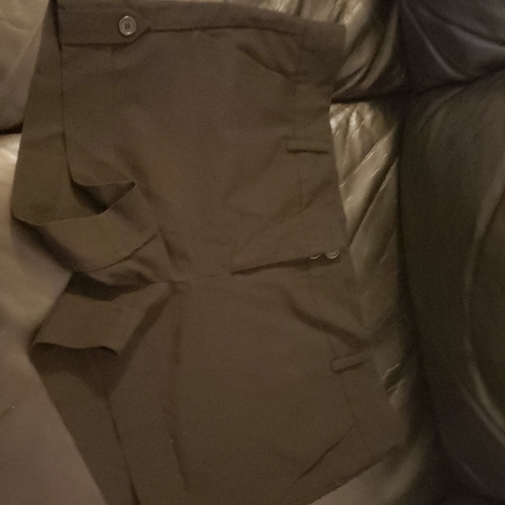 Shorts - Picture 3 of 5